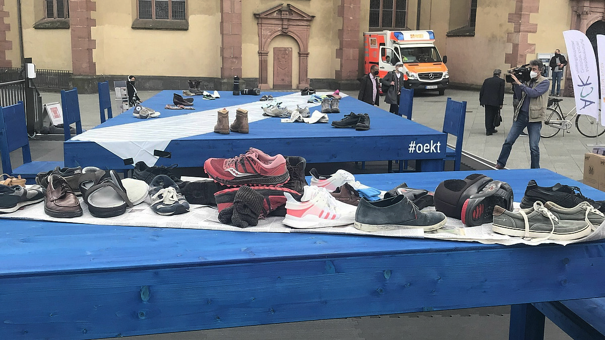 Schuhe als Gesellschaftskritik